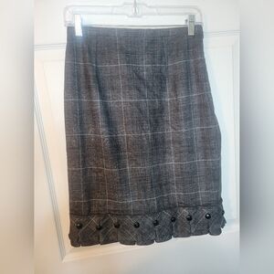 Per Se Skirt Womans Size 4 77% Wool Grey Buttons Zipper Detailed Workwear